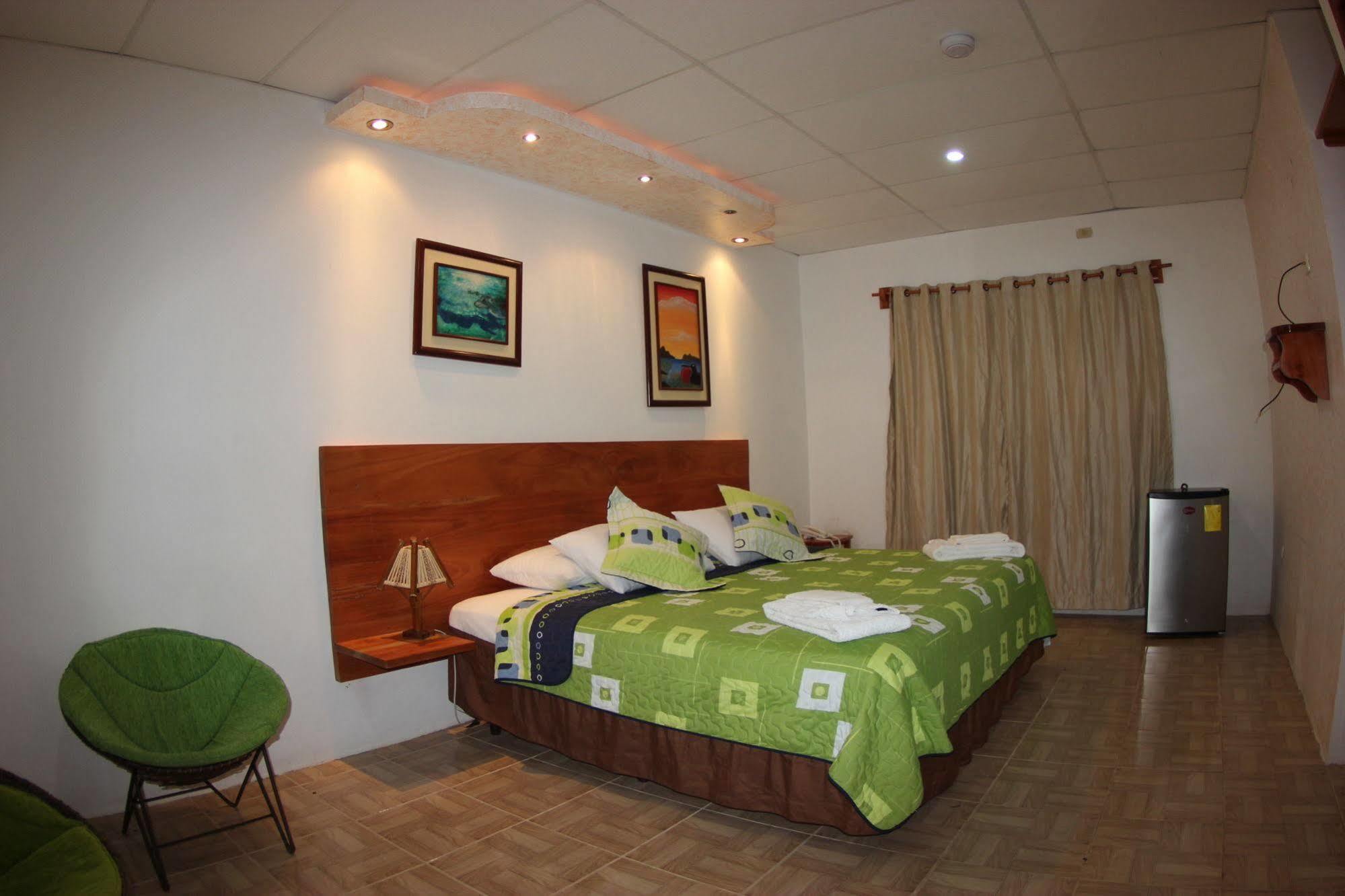 Twin Hotel Galápagos by Rotamundos Puerto Ayora  Esterno foto