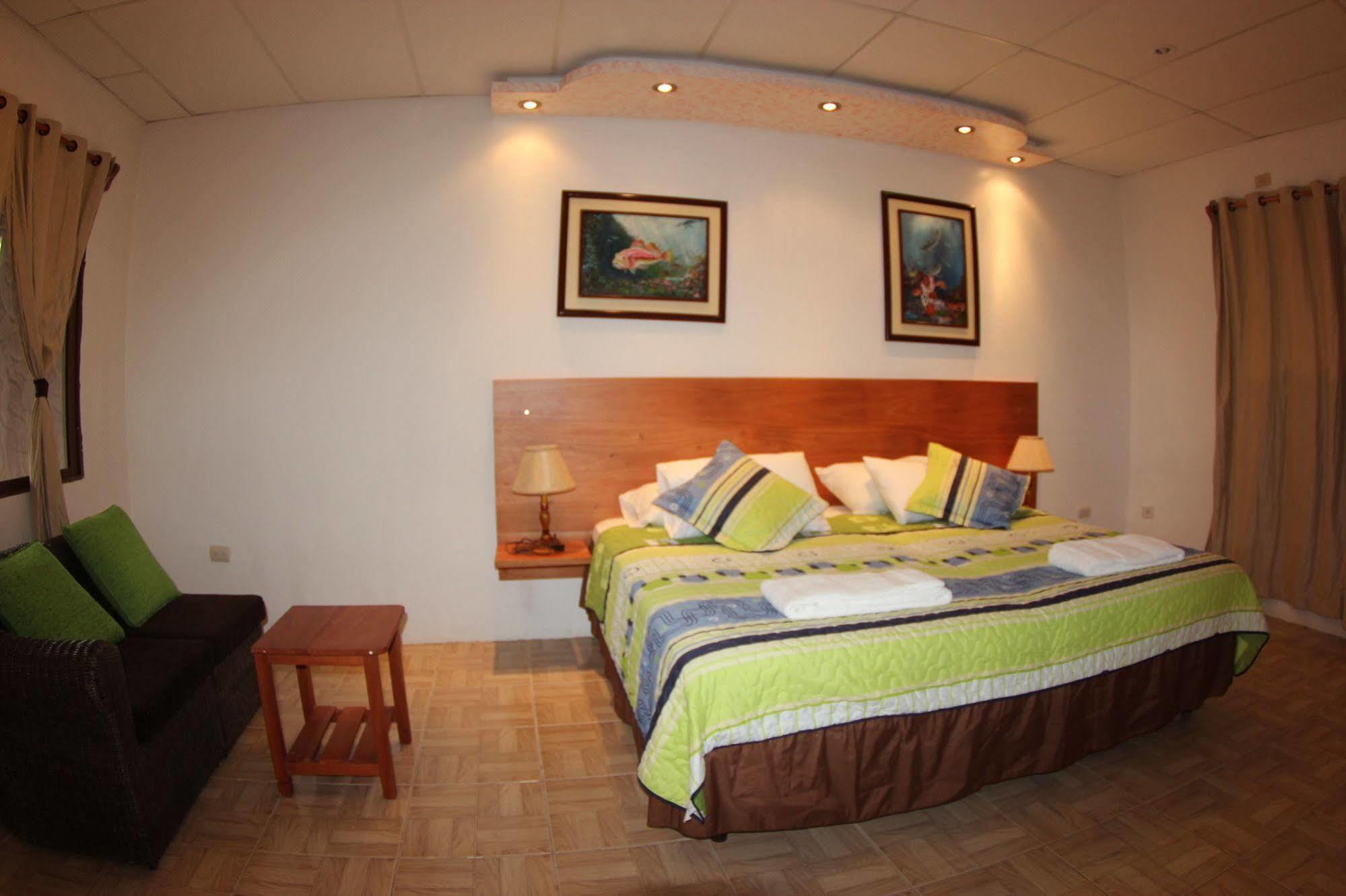 Twin Hotel Galápagos by Rotamundos Puerto Ayora  Esterno foto