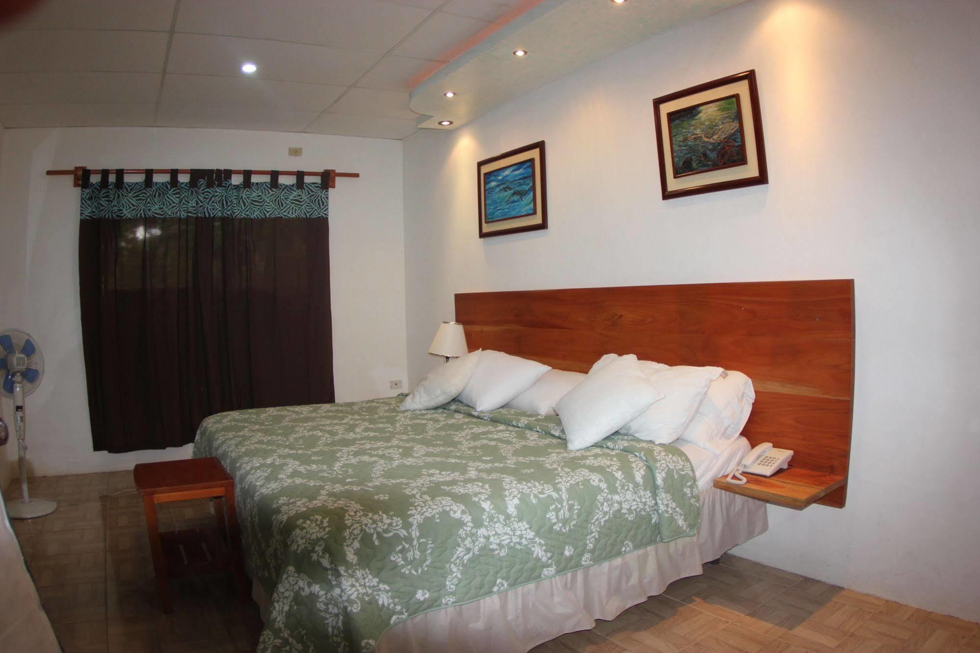 Twin Hotel Galápagos by Rotamundos Puerto Ayora  Esterno foto