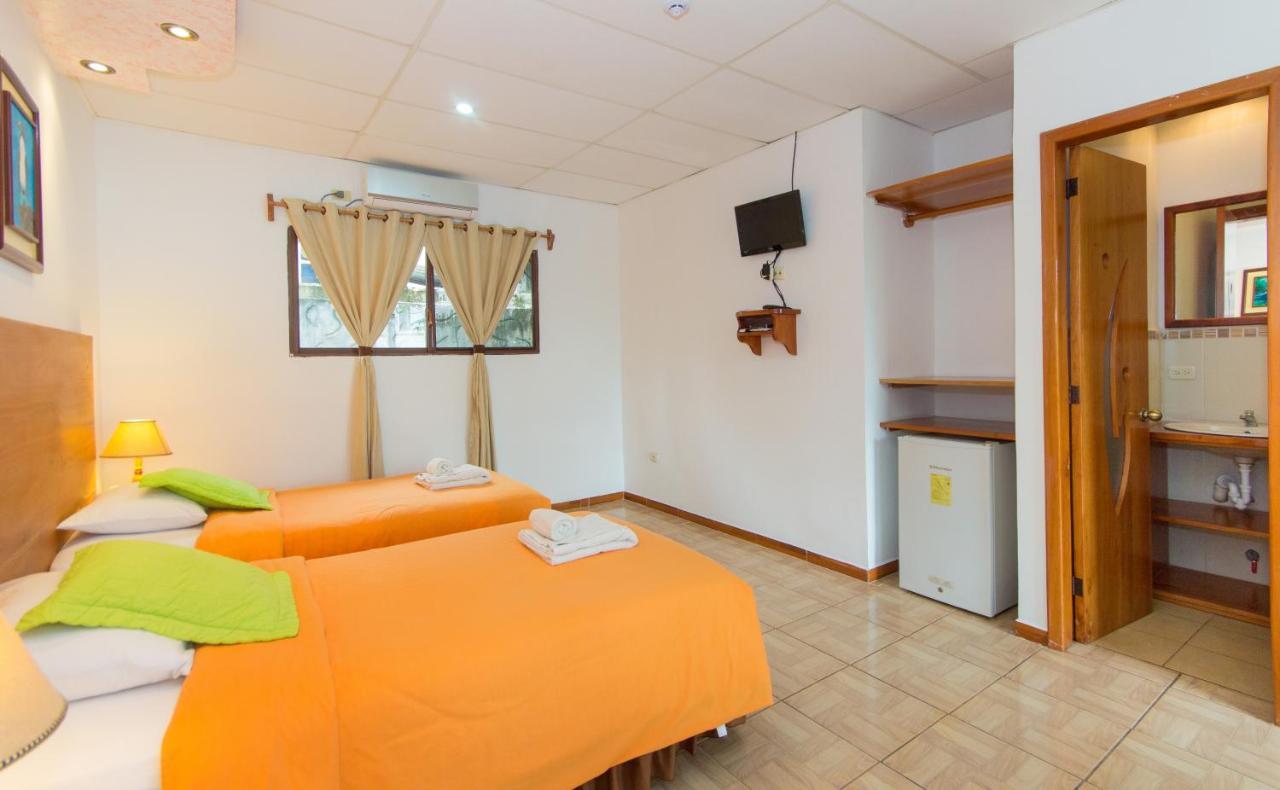 Twin Hotel Galápagos by Rotamundos Puerto Ayora  Esterno foto
